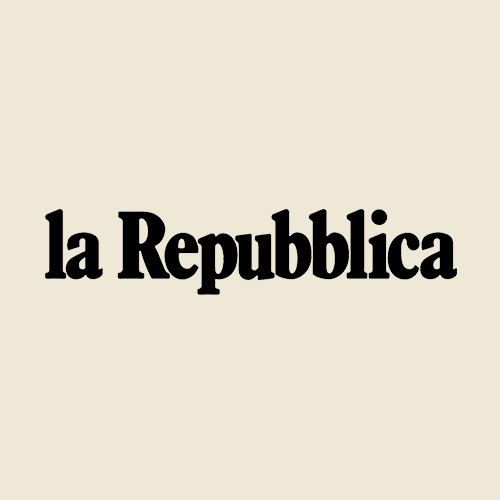 Francesco Jodice gioca con Godzilla e il Corsaro Nero