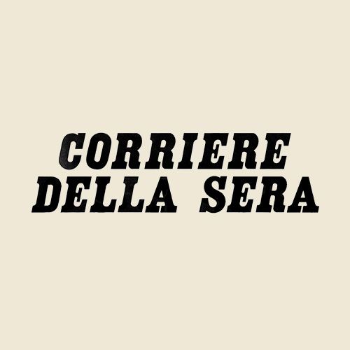 Sulle colline senesi tra vigne, ulivi e opere d'arte